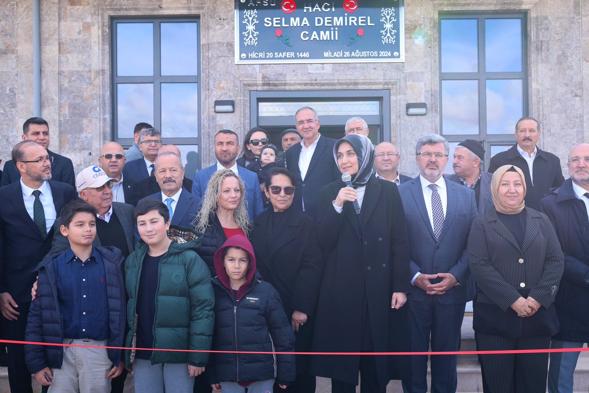AfyonValiligi's tweet photo. Valimiz Doç. Dr. Kübra Güran Yiğitbaşı, AFSÜ yerleşkesindeki Hacı Selma Demirel Camisi’nin açılışına katıldı. https://t.co/PNTvzxWjC6