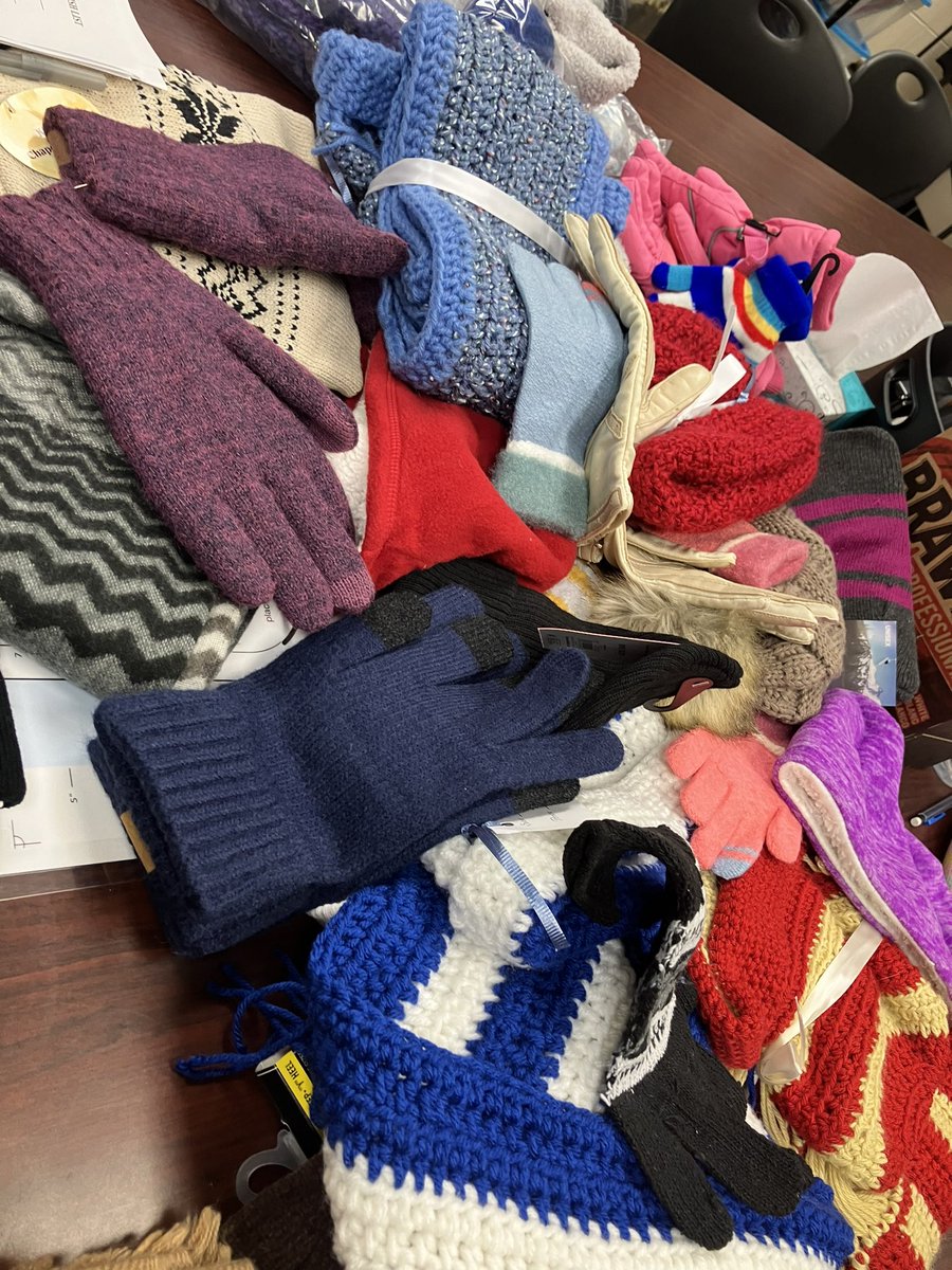 weakley_l's tweet photo. Thank you, Fern Creek Woman’s Club, for your generous donations of coats, gloves, and scarves. Your generosity means everything to Fern Creek Elementary School.

Again, thank you. @Principal_FCES @GoffnerGwen @JCPSAsstSuptASP https://t.co/qKRwhwZsj3