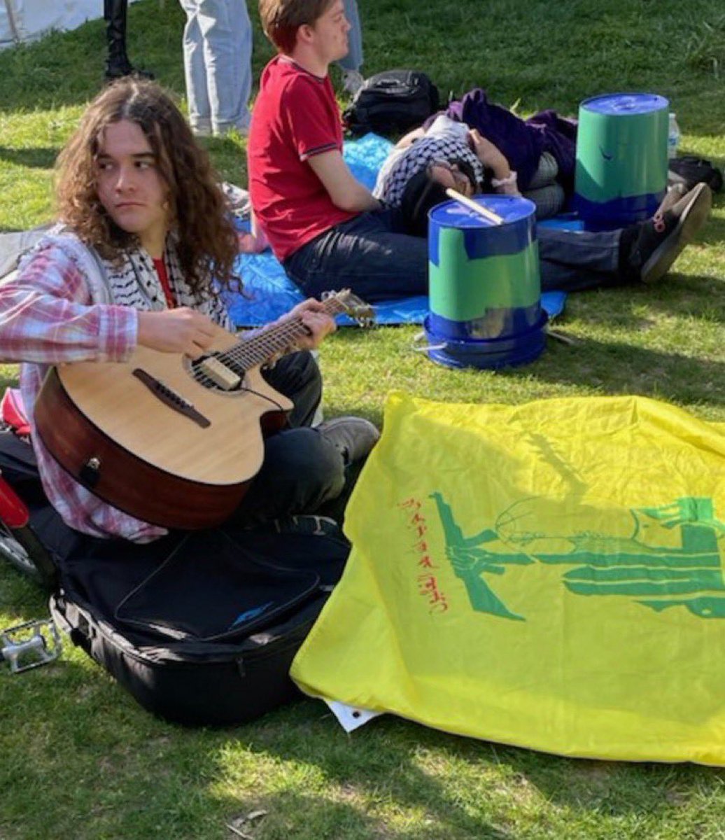 1960s hippies: Peace and love, no war

2020s hippies: Let's support islamofascist terrorist organisations