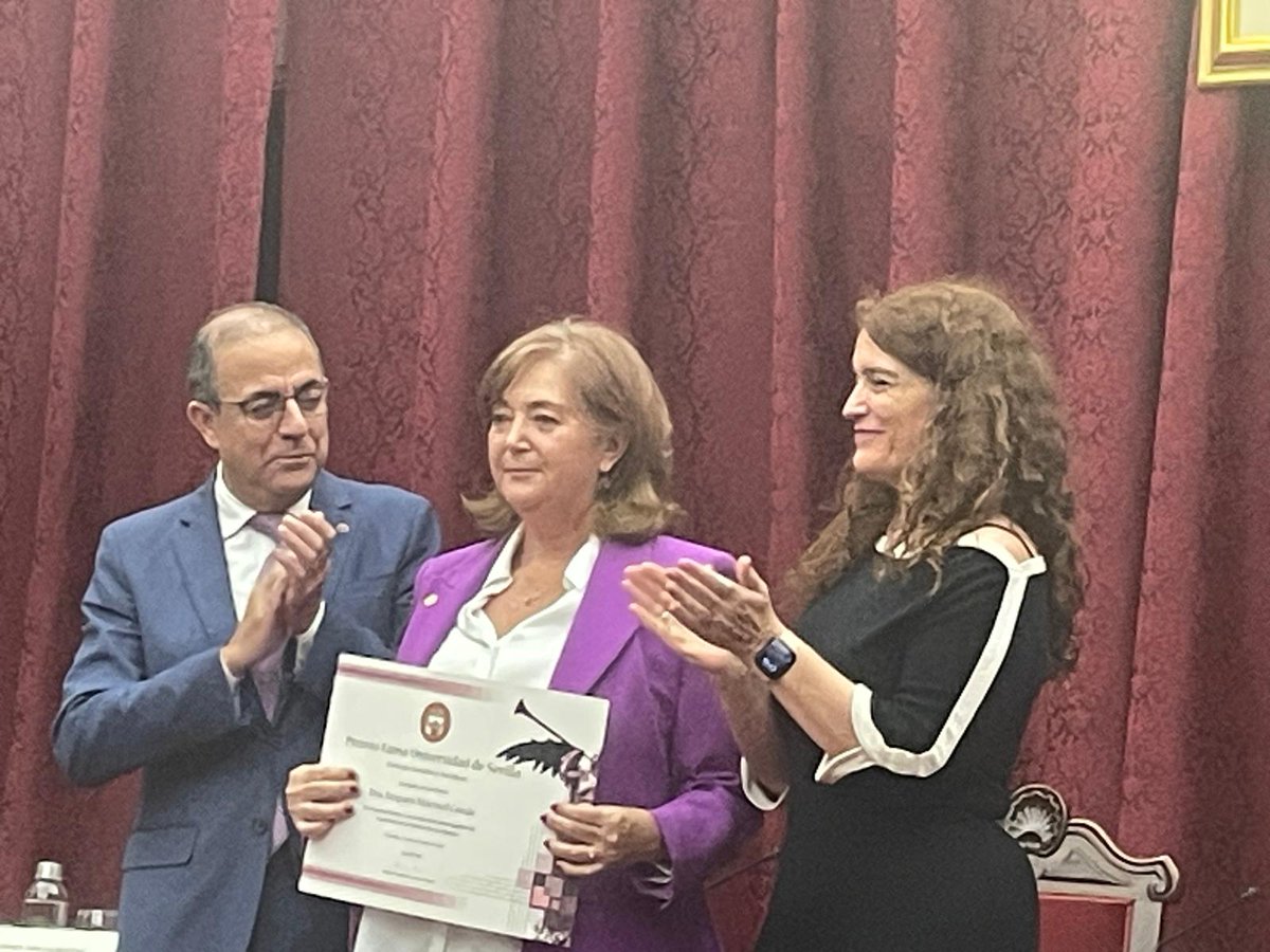 Facultad Económicas y Empresariales Univ. Sevilla (@fceyeus) on Twitter photo Muy merecido premio FAMA de <a href="/unisevilla/">Universidad de Sevilla</a> a nuestra compañera la Catedrática de Universidad Amparo Mármol Conde del Departamento de Economía Aplicada III por su Trayectoria Investigadora y de Transferencia, Curso Académico 2023-2024 en la rama de Ciencias Sociales y Jurídicas. Muy merecido premio FAMA de <a href="/unisevilla/">Universidad de Sevilla</a> a nuestra compañera la Catedrática de Universidad Amparo Mármol Conde del Departamento de Economía Aplicada III por su Trayectoria Investigadora y de Transferencia, Curso Académico 2023-2024 en la rama de Ciencias Sociales y Jurídicas.