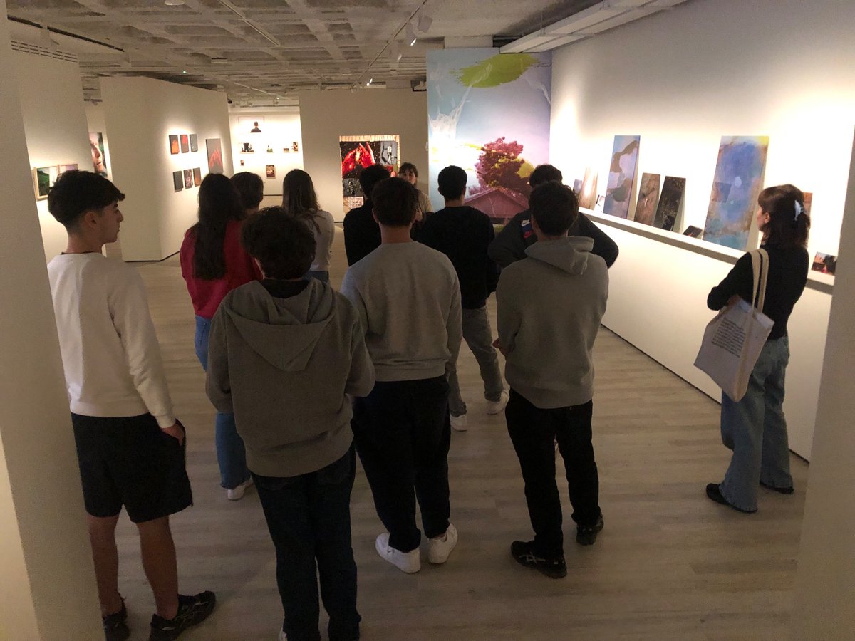 Matí de clàssics de la fotografia, de nous talents i de tallers de creació visual a la <a href="/KBrfmapfre/">KBrfmapfre</a>. Cartier-Bresson, Flama (gràcies per l’explicació, <a href="/estefaniabedmar/">Estefania Bedmar</a>!) i alumnat <a href="/EscolaVirolai/">Escola Virolai</a>, tots uns artistassos!