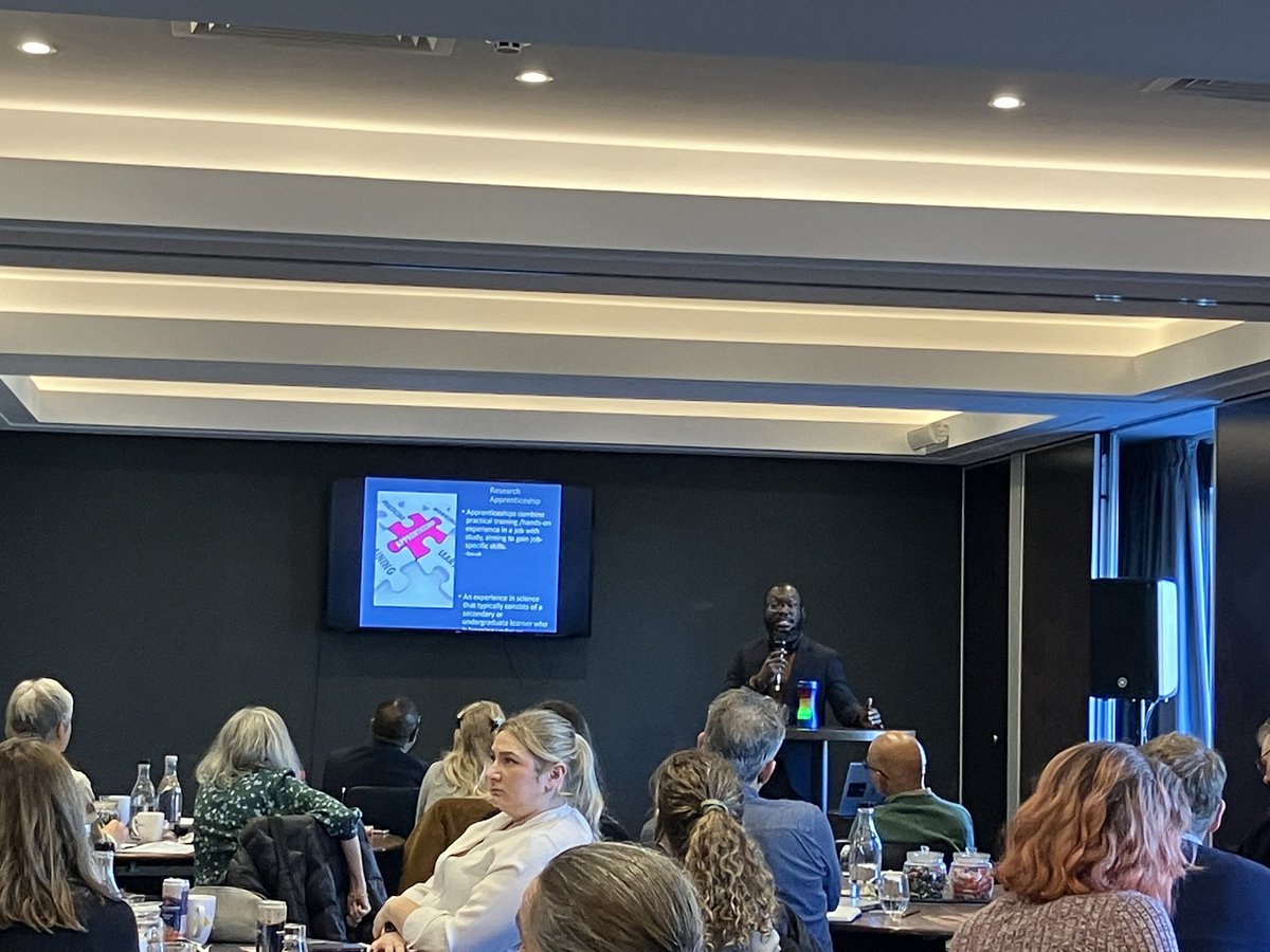 MasseyDeeptima's tweet photo. Dr Ekow Mensah shared his experience of research apprenticeship through the API route; challenges and opportunities. His mentors are Dr Khalid Ali and Prof Raj Chakravarthi #CEM Away Day @BSMSMedSchool https://t.co/FE9HiRWP7V