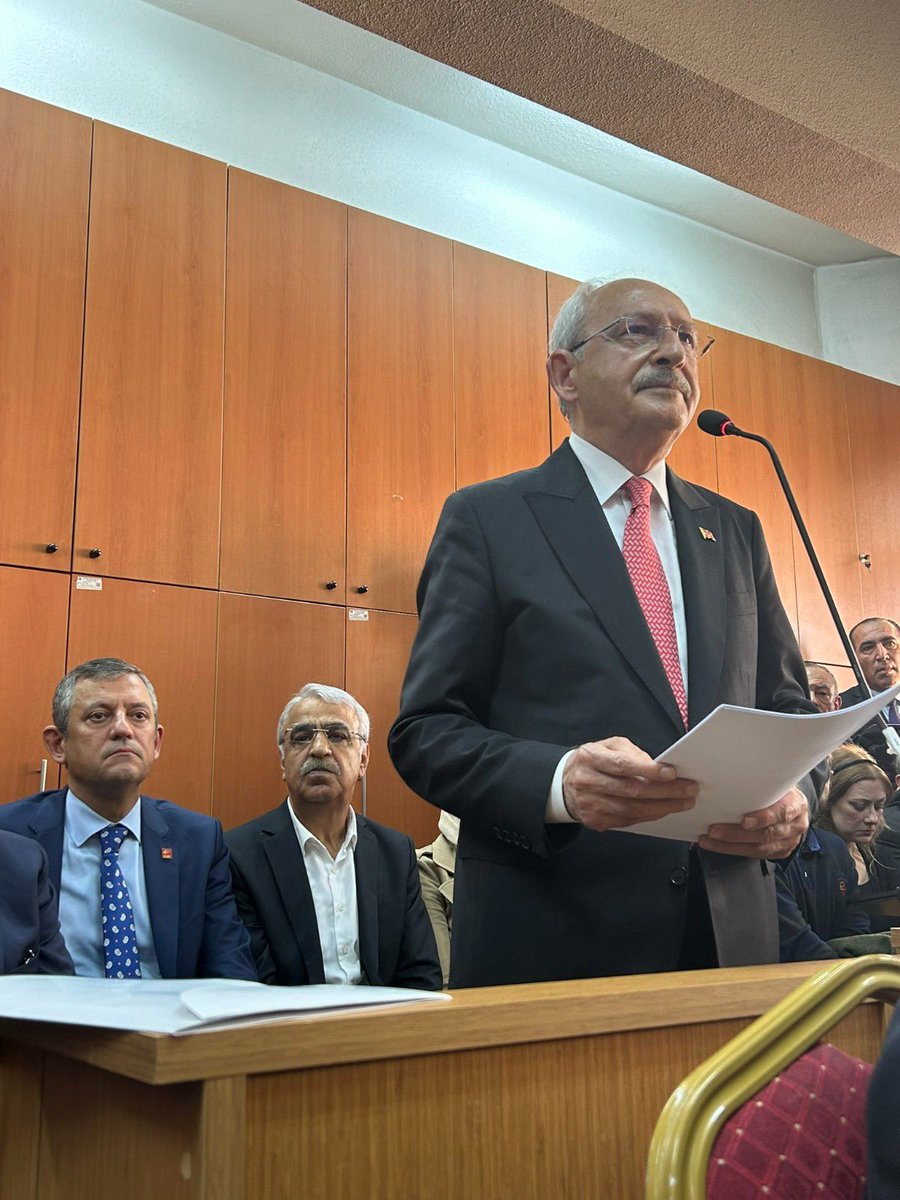 JulideLtepe's tweet photo. Selam olsun,

Devletin bekası-milletin selahiyeti için canını hiçbir zaman sakınmamış
bütün vatanseverlere,

Atatürk ve Cumhuriyet'e bağlılık yemini ettiği için ihraç edilen Genç Teğmenlere,

Ulusal kurtuluşumuza,
 
Güzel ve Aydınlık günlere selam olsun. @kilicdarogluk https://t.co/kNVWkYxHsZ