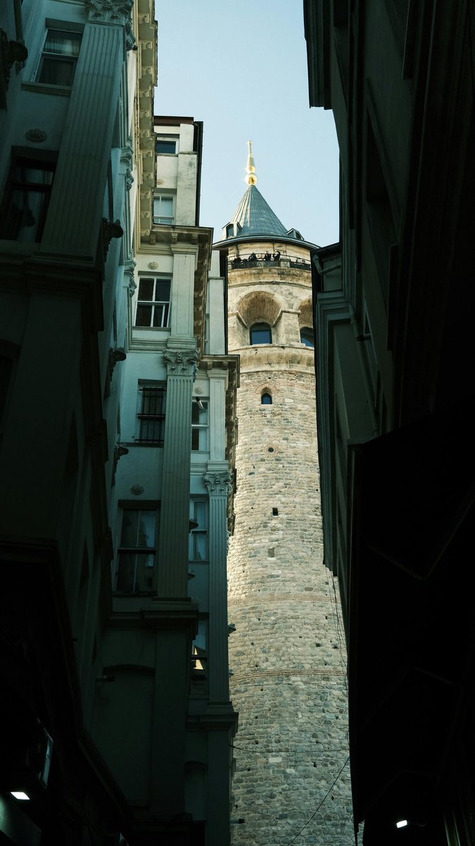 rahimegl_'s tweet photo. Ben ve çektiğim bazı Galata fotoğrafları 🎞️ https://t.co/G1x4FjrqNX