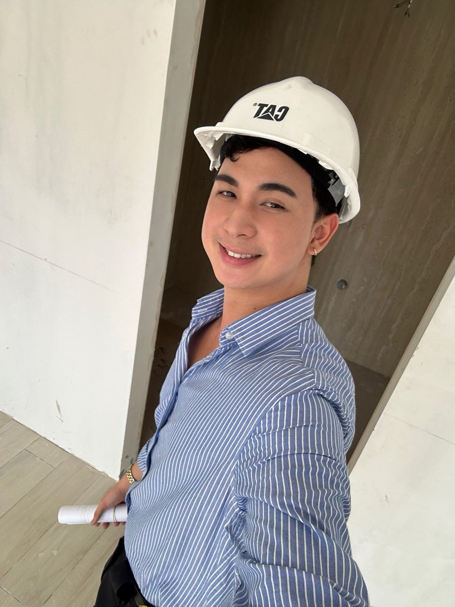I get to manage on site 👷🏻‍♂️