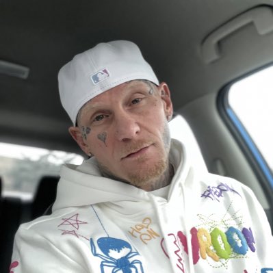 TonyAleshire's tweet photo. #NewProfilePic #FuckCancer #PinkASF #BadNotBored
Hope you all have an amazing weekend ๐ค๐ค๐ค๐๐พ https://t.co/zsy2pigCDs