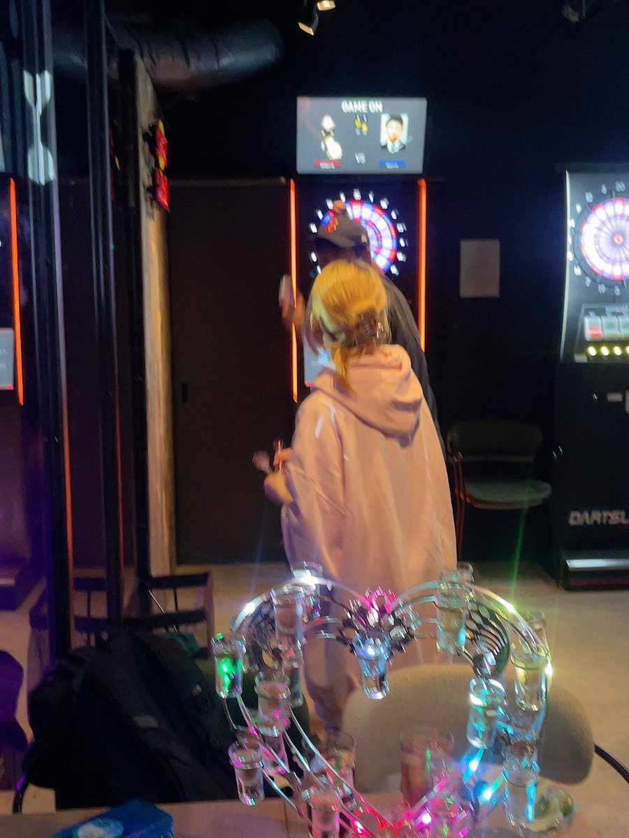 真面目にダーツするのもテキーラ回すのもたのしいね🎯🎶