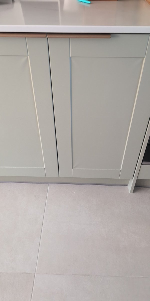 Laura Caroline tweet media