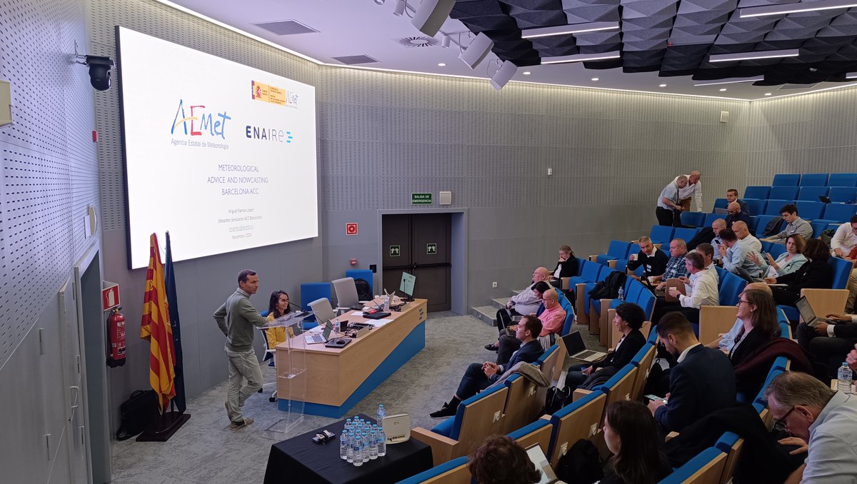 ENAIRE's tweet image. ☑️Los participantes tuvieron la oportunidad de escuchar a meteorólogos de #EUMETNET, DWD y #EUROCONTROL y el feedback del Network Manager Operations Centre de @eurocontrol.

➡️Además, se compartió la perspectiva de diversos proveedores de servicios de navegación aérea, con…