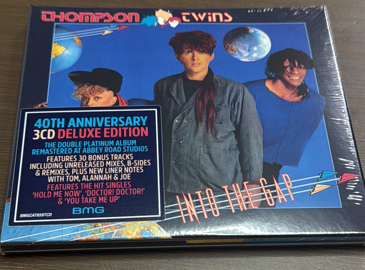 kaji_mana's tweet photo. めっちゃ曲が入った最新デラックス盤
中2の頃、トンプソンツインズのこのアルバム、イントゥザギャップを聴きまくりました
40年経った今もまた買い直してる…
#ThompsonTwins
#IntoTheGap
#HoldMeNow
#TomBailey https://t.co/yp3ODX4zm8