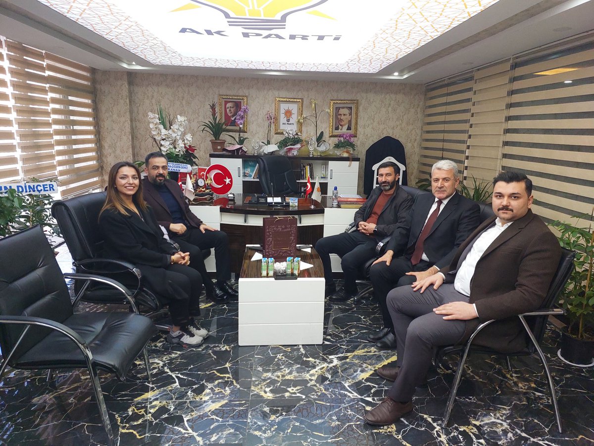 "İl Başkan Yardımcılarımız <a href="/baburalkoc/">Babür Alkoç 🇹🇷</a>, <a href="/SbBastug/">SABAHATTİN BAŞTUĞ</a> ve <a href="/TahaPolater1/">Taha Polater</a> bizleri ziyareti şereflendirdi. Kendilerine nazik ziyaretleri için teşekkür eder, partimizin başarısı için birlikte çalışmaya devam edeceğimizi ve daha büyük başarılara imza atacağımızı temenni ederim."