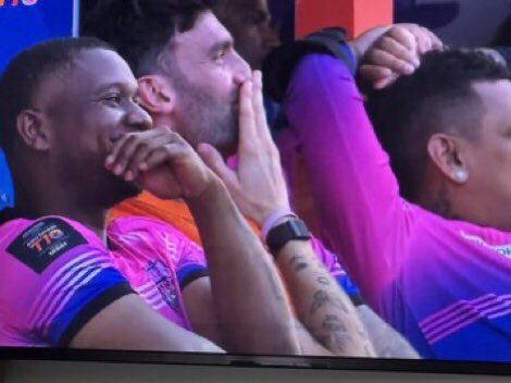 anngrypakiistan's tweet photo. This league is all about making extra money,
Even players couldn’t stop laughing at the blatant no-ball. #AD10 https://t.co/7DWugiI8Jr