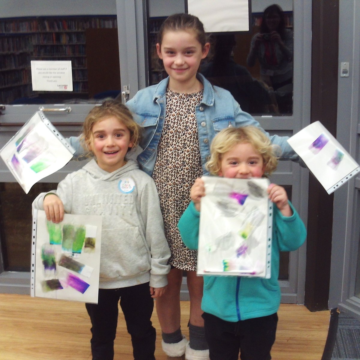 LancsLibraries's tweet image. We were all super scientists at Library Club this week at #ParboldLibrary
We listened to the STEM detectives &apos;The Case of the Lost Robot&apos; then tried out some chromatography!