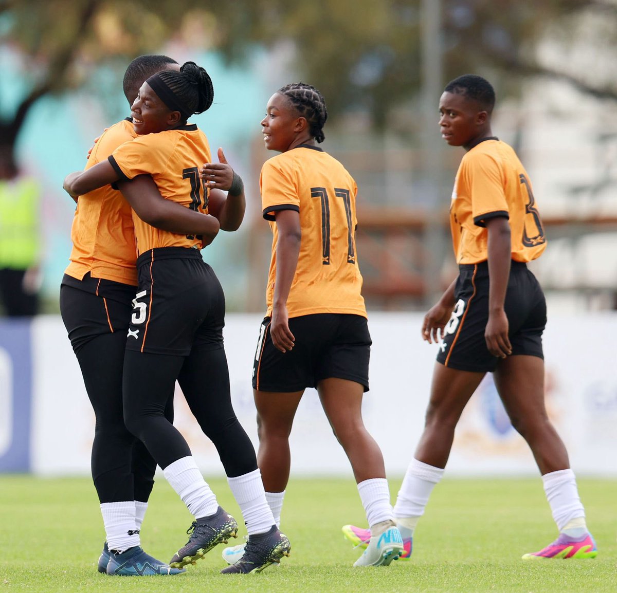 TRSportzm's tweet image. Zambia Under-20 Women's Team at the 2024 COSAFA U-20 Women's Championship.

Zambia 🇿🇲 9-0 🇱🇸 Lesotho
Zambia 🇿🇲 3-0 🇿🇦 South Africa
Zambia 🇿🇲 6-0 🇧🇼 Botswana

18 goals scored in 3 matches, 0 goals conceded. 🔥

#TRSportzm