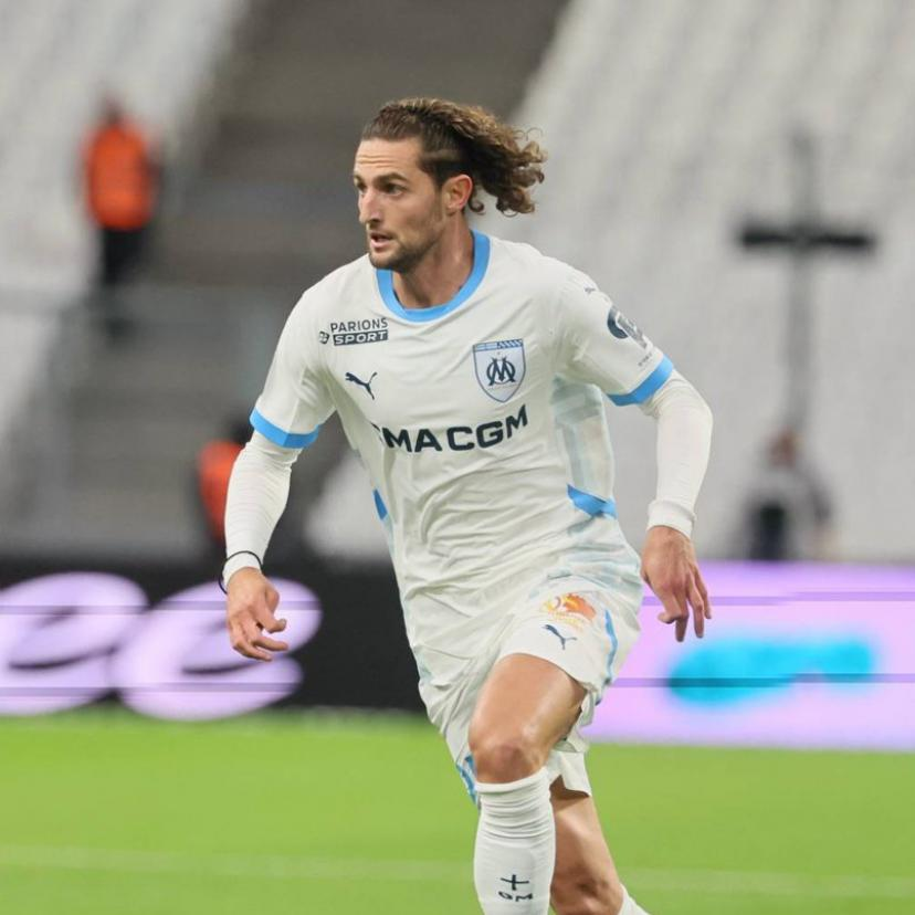 FCMarseille's tweet photo. #Rabiot : "Cela peut être compliqué pour les joueurs qui partent de l'autre côté de l'Atlantique, Léo et Géro n'ont pas pu retrouver le groupe, on va pouvoir bien travailler mais c'est comme ça on doit s'adapter..." #liveconf #OM https://t.co/ko84zKLcIl
