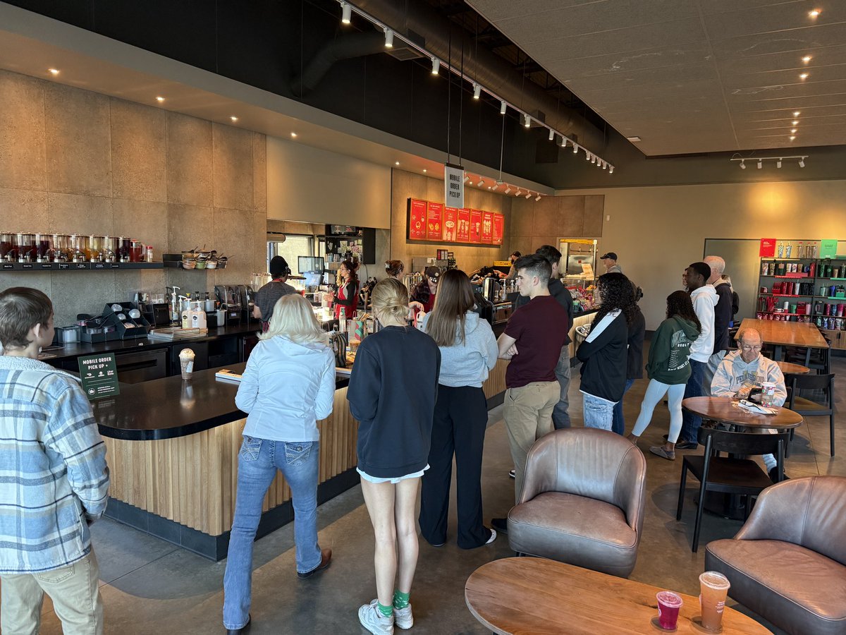 RobertTangeman's tweet image. The “Starbucks Experience” these days is not ideal…. Unless waiting around is your thing….