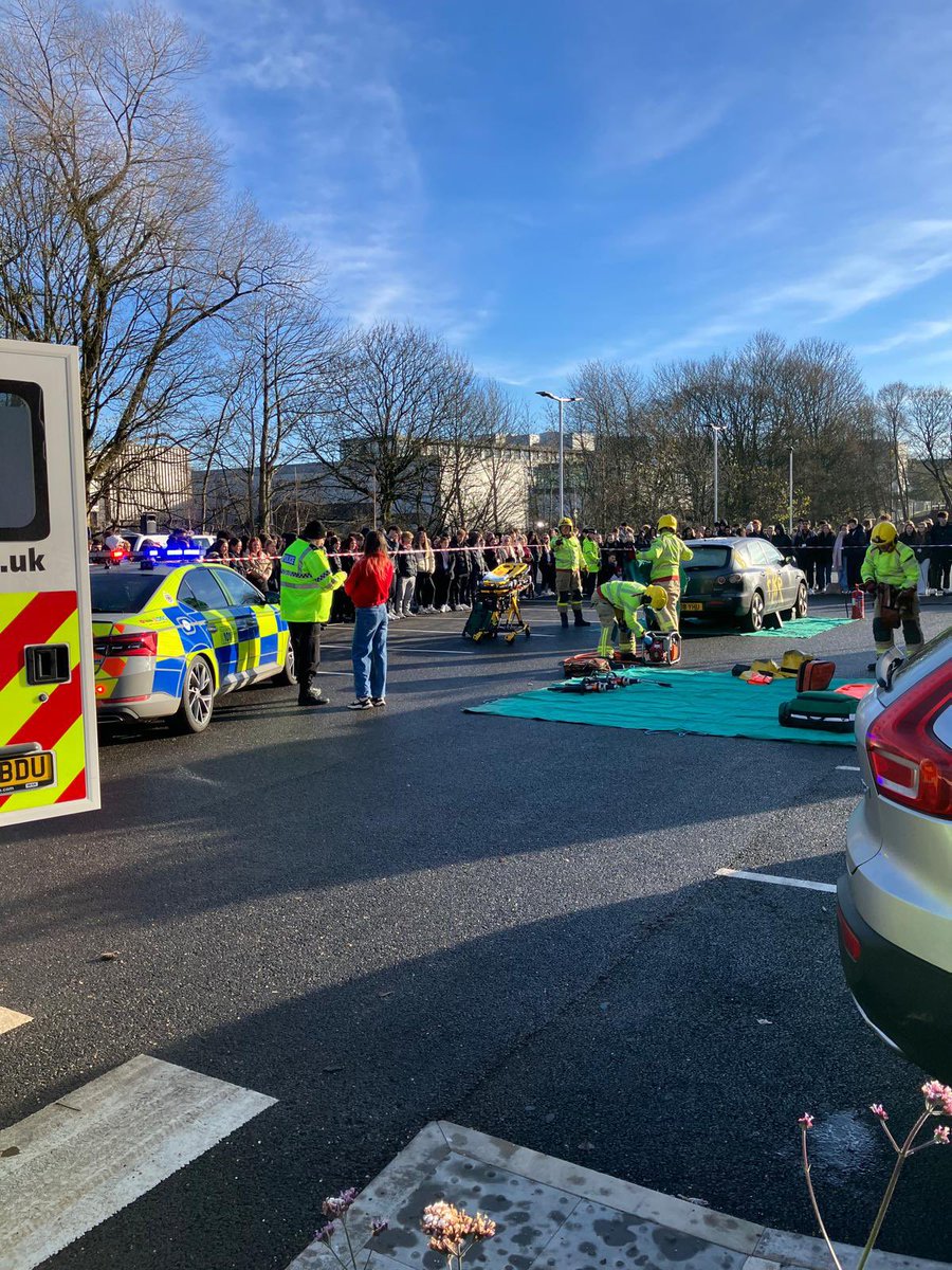 Yesterday our PST &amp; <a href="/BurnleyFire/">Burnley Fire Station</a> delivered Wasted Lives to over 300 students at Burnley College as part of Road Safety Week. We then completed an RTC demo which Preforming Arts students took part in. 
Thanks to <a href="/LancashireCC/">Lancashire County Council</a>, <a href="/LancsRoadPolice/">Lancs Road Police</a> &amp; <a href="/stjohnambulance/">St John Ambulance England</a> 
<a href="/LancashireFRS/">Lancashire Fire & Rescue Service</a>