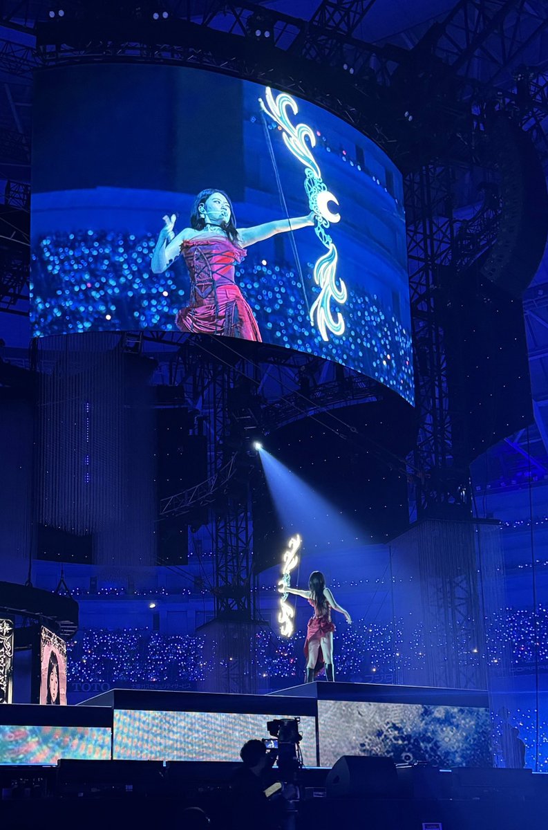 THIS GUARDIAN YUJIN SHOOTING A BOW PHOTO ??? HOLY SHIT THIS IS SO MAJESTIC !!!!!