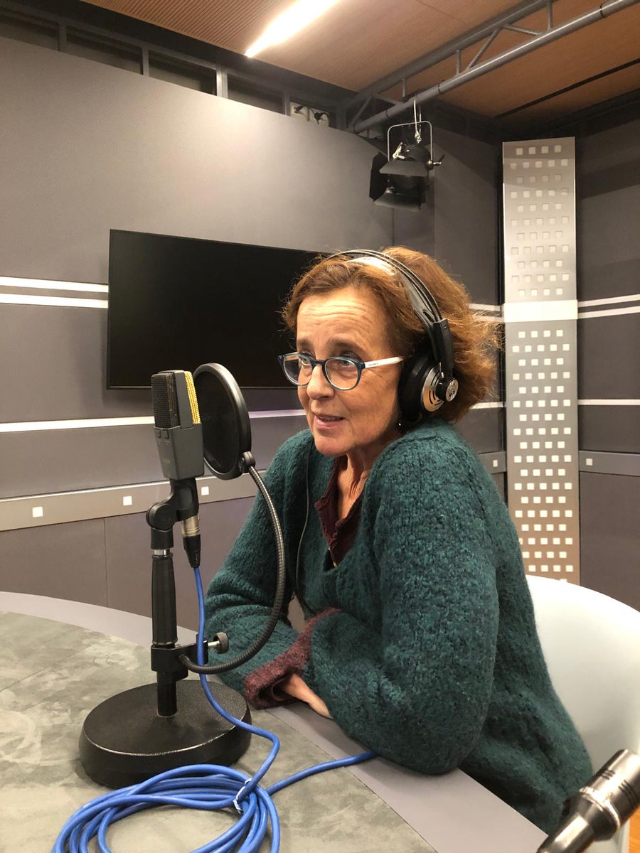 Radio3scienza's tweet photo. Una storia complessa, fatta di frodi scientifiche, conflitti di interesse delle agenzie regolatorie, e una grande confusione tra i pazienti e le loro famiglie. Quarant'anni di ricerca sull'#Alzheimer nell'ultimo libro di #AgneseCodignola, qui https://t.co/gqzOI8IYAU https://t.co/VHVx6fgNlv