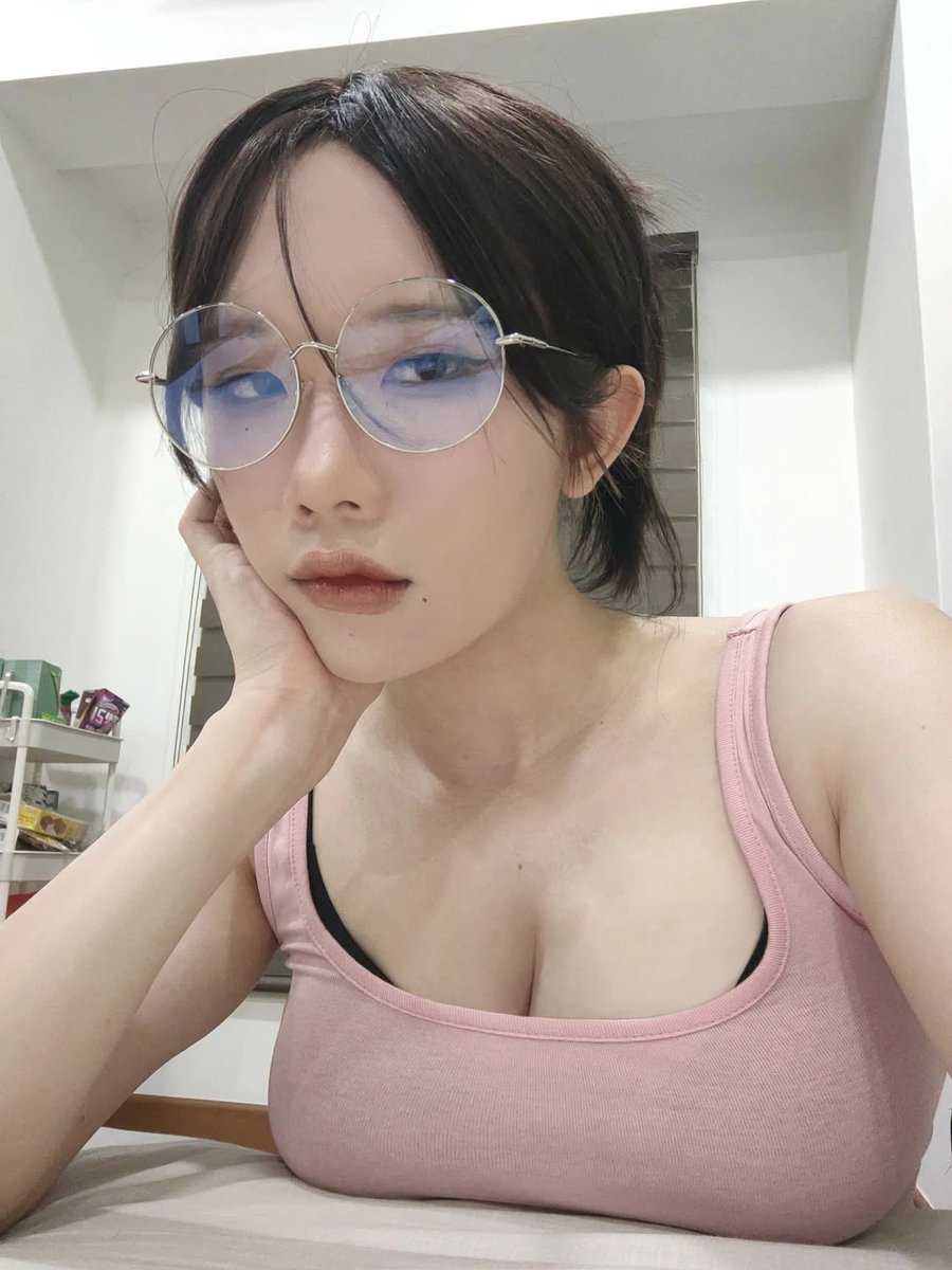 【网友投稿 No.1281】魅黑眼镜学姐 #眼镜娘 #眼镜妹 #投稿 #反差 #投稿曝光 #女友 #女友分享 
#女友系列 #女同学 #女同事 https://t.co/iiVSj1t5sN