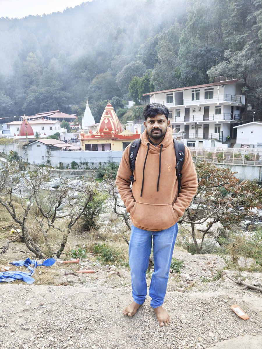vishalkumar6636's tweet photo. Neeb Karori  Kaichi Dham Baba Darshan 🙏🏻 https://t.co/M9X3YxrbNZ