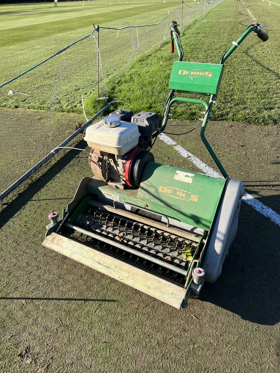 Roger Chapman tweet media