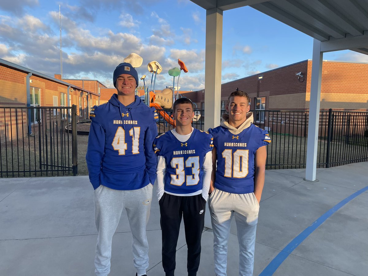 MrCoachFrate's tweet photo. 🌴🌀🏈GAMEDAY IN PIEDMONT‼️

☑️Warm clothes on 🧤
☑️Car Doors opened 🚗
☑️Smiles everywhere 😊

Come out tonight to @OfficialWren at 730 to watch you @OfficialWrenFB play a 2nd round matchup against Camden. 🌴🌀GO CANES‼️🌴🌀@CoachPerdomo @ASD_1Excellence @Miller_Jordan3 https://t.co/UAAWhxxqXR