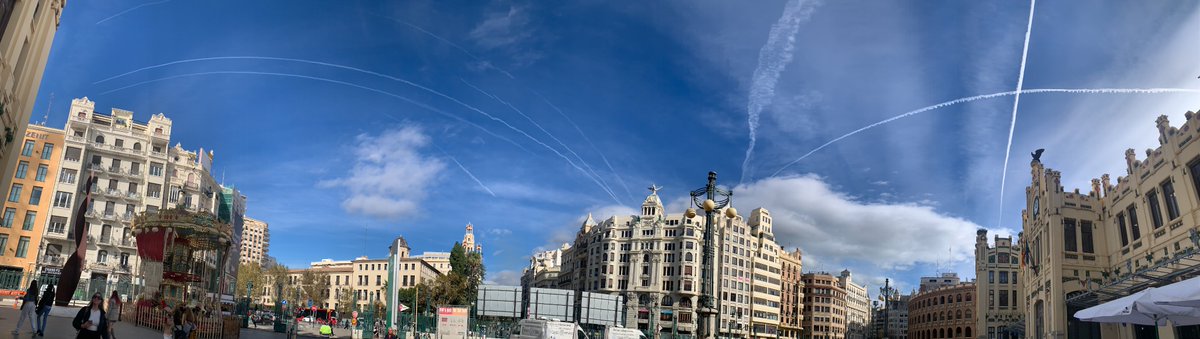 SovereignLOV3's tweet photo. @dddd476 Valencia hoy #genocidioenvalencia #climatewars #bioweapons #chemtrails #agenda2030 #espexit https://t.co/qo7YOdE4pA