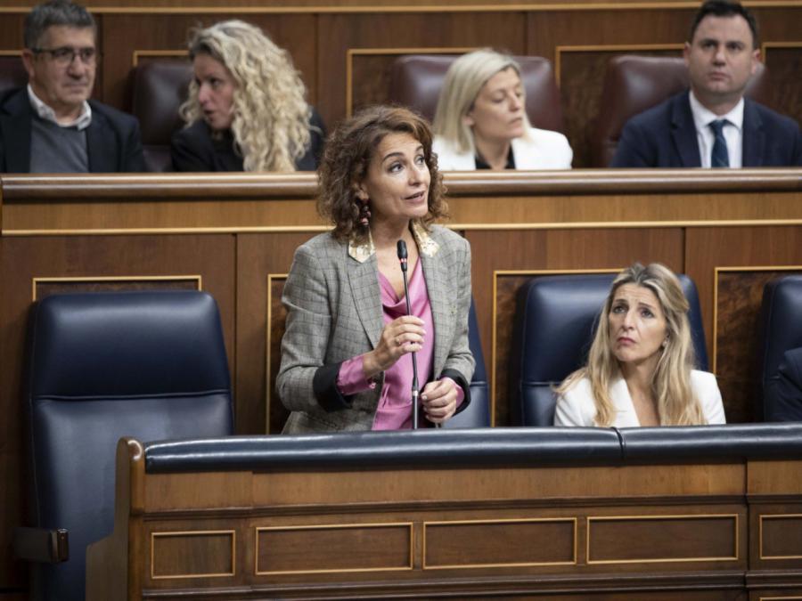 🧵 La #ReformaFiscal que el Congreso español ha aprobado es una victoria parcial.

✅ Es relevante que el debate y las propuestas se han basado en aumentar la recaudación para evitar recortes en el futuro, y así promover una fiscalidad más justa y verde. #ImpuestosJustos