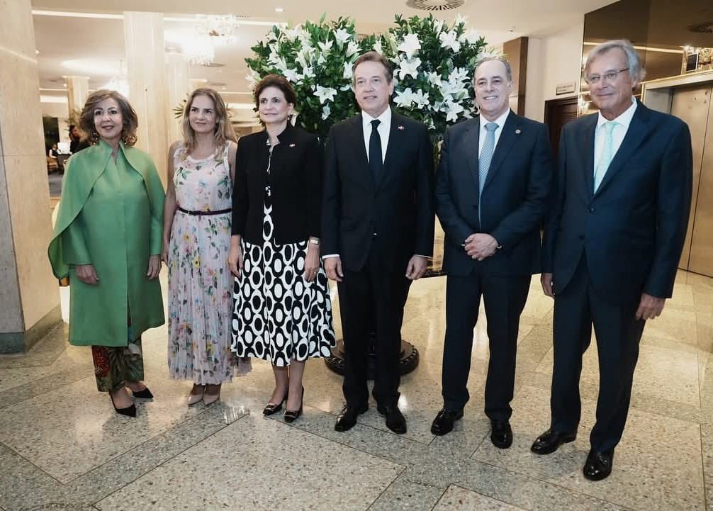 Felicidades a la Cámara Oficial de Comercio de España en República Dominicana por sus 100 años estrechando las relaciones comerciales entre España 🇪🇸 y República Dominicana 🇩🇴. ¡Enhorabuena!