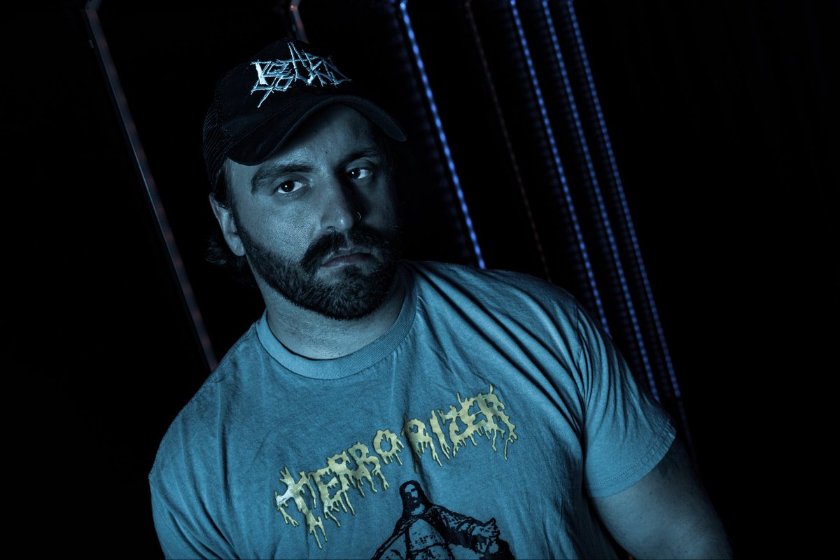 EARTHBURNER vocalist Devin Swank 
2024 📸 by Corey Soria 

PERMANENT DAWN is OUT NOW worldwide
linktr.ee/earthburner