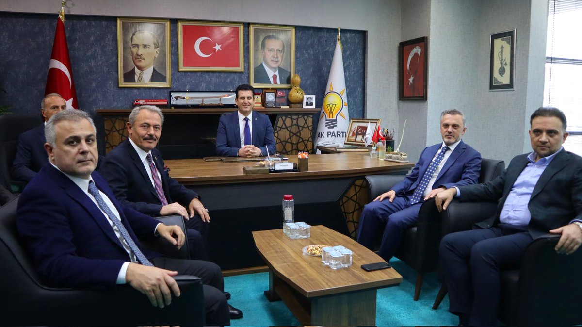 akpartidenizli's tweet photo. AK Parti Genel Başkan Yardımcımız Teşkilat Başkanımız Sayın Erkan Kandemir'i, İl Başkanlığımızda ağırladık.

Sayın Başkanımıza nazik ziyaretleri için çok teşekkür ediyoruz..

Durmak Yok Yola Devam..

#AKPartiDenizli https://t.co/TTvzj1LhO0