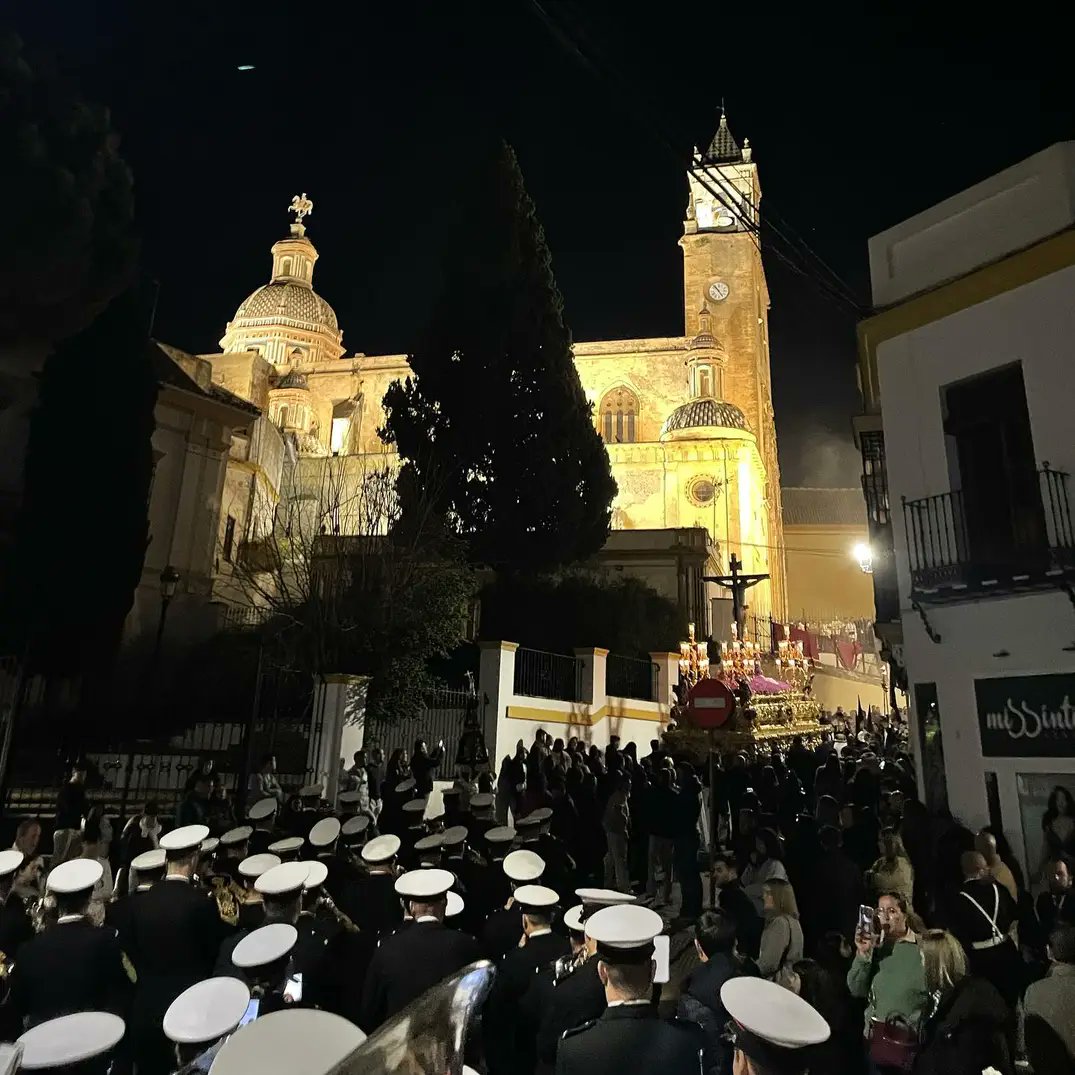 HdadGitanos's tweet photo. En este día de #SantaCecilia, patrona de los músicos, felicitamos a los componentes de las queridas @ccyttveracruz y @bmmaestroleyva que cada Madrugá nos hacen disfrutar de sus sones detrás de nuestros Sagrados Titulares por las calles de nuestra ciudad.

¡Feliz día de la Música! https://t.co/wTRRtiV6Md