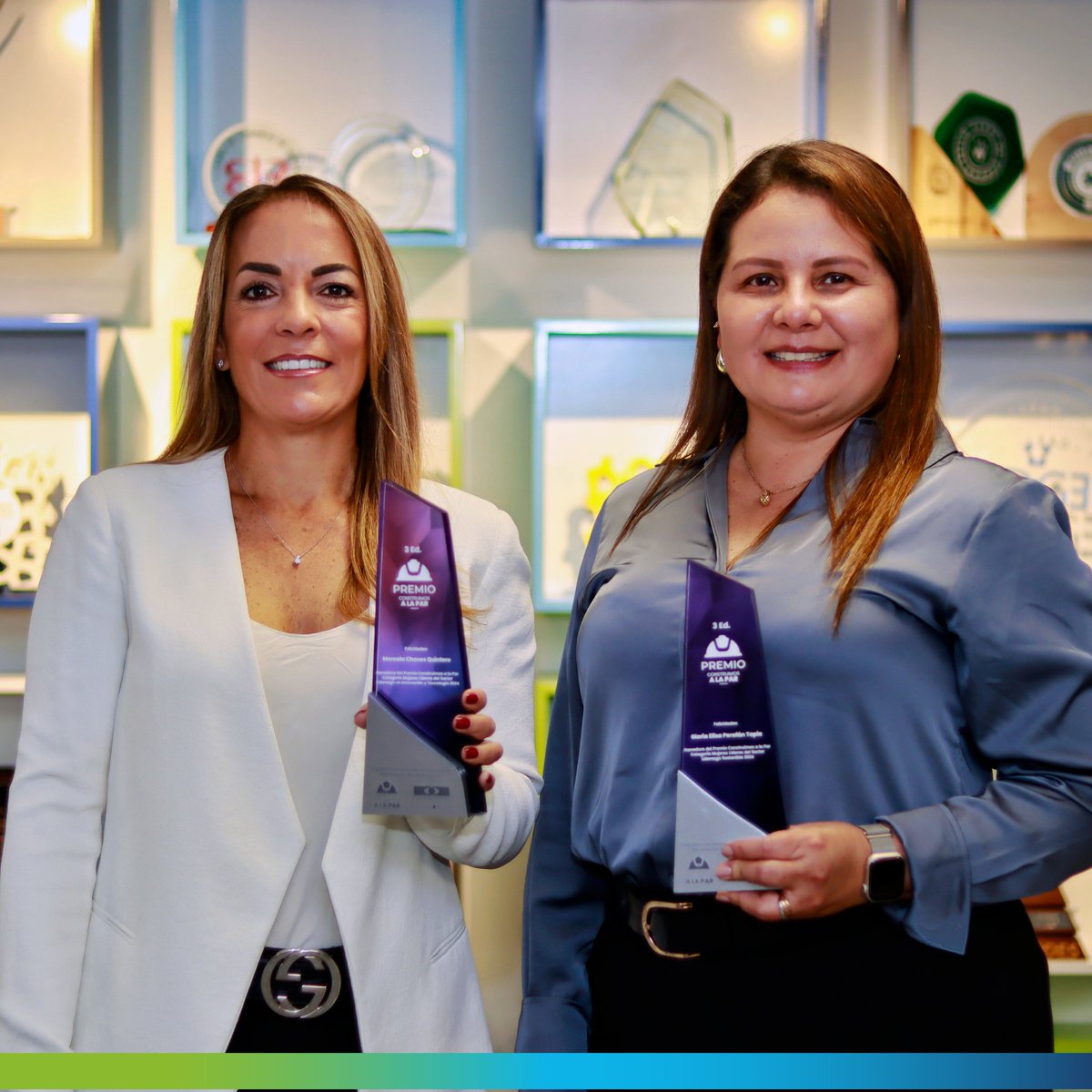 HOLCIMColombia1's tweet image. Felicitamos a Marcela Chaves, CMO, y a Gloria Perafán, Gerente de Sostenibilidad, ganadoras del premio ‘Construimos a la Par’ de @CamacolColombia, categoría ‘Mujeres Líderes en el Sector’.

#ConstruyendoProgreso #LiderazgoSostenible #sostenibilidad #ODS5 #innovación #tecnología