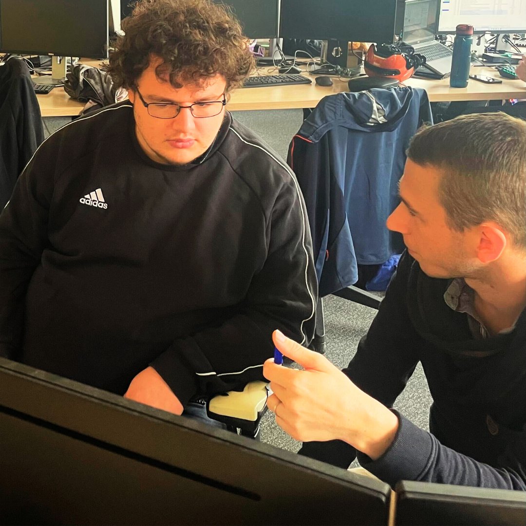 [Duoday🤝] Hier, nous avons eu le plaisir d’accueillir Billal, Joseph et Ilian dans le cadre du DuoDay. Nos stagiaires d'une journée ont eut l'occasion de découvrir les coulisses du métier de développeur aux côtés de Pierre, Jordan et Victor.
#DuoDay #Inclusion #Diversité