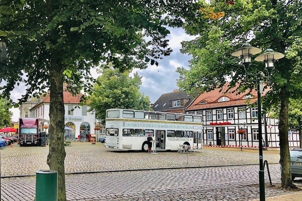 #Bericht3 - OMNIBUSTour 2024:
Dieses Jahr war in den Gesprächen spürbar, dass das Thema Direkte Demokratie wieder mehr polarisiert. Aber immer mehr Menschen haben ein gemeinsames Fazit: „So wie es ist, kann es nicht bleiben!“
Das verbindet. Die Frage: Wie gestalten wir gemeinsam?