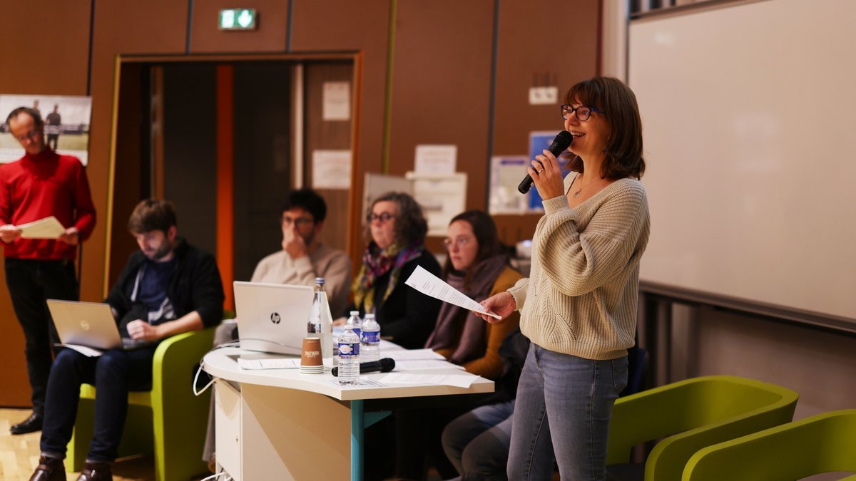 💬Je participais hier soir à la réunion publique sur le projet de ZAC Pirmil-les-Isles afin de faire le point avec les habitant·es sur ce nouveau quartier à venir.

✉️ Prochaine étape : voter pour les noms des futures rues de la Basse-Île !
Pour voter : reze.fr/actualite/nouv…