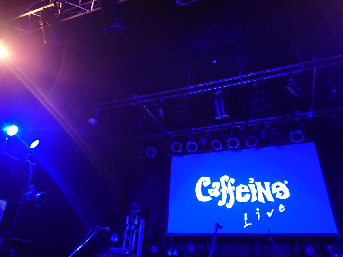 jellyfish1969's tweet photo. Zeppはまだ続いてた?
「bridge」🌀から始まるなんて
テンション上がるに決まってる❗
ラスト3曲の クラップとか☝️🌟
身体 ポカポカどころか
💦でパーカー重くなったし😆
兵衛さんのジャージ姿も含め…
レア感満載の夜でした😊
#TRIPLANE #CaffeineLIVE
#札幌 #Soundlabmole https://t.co/LfWHrnsPDV