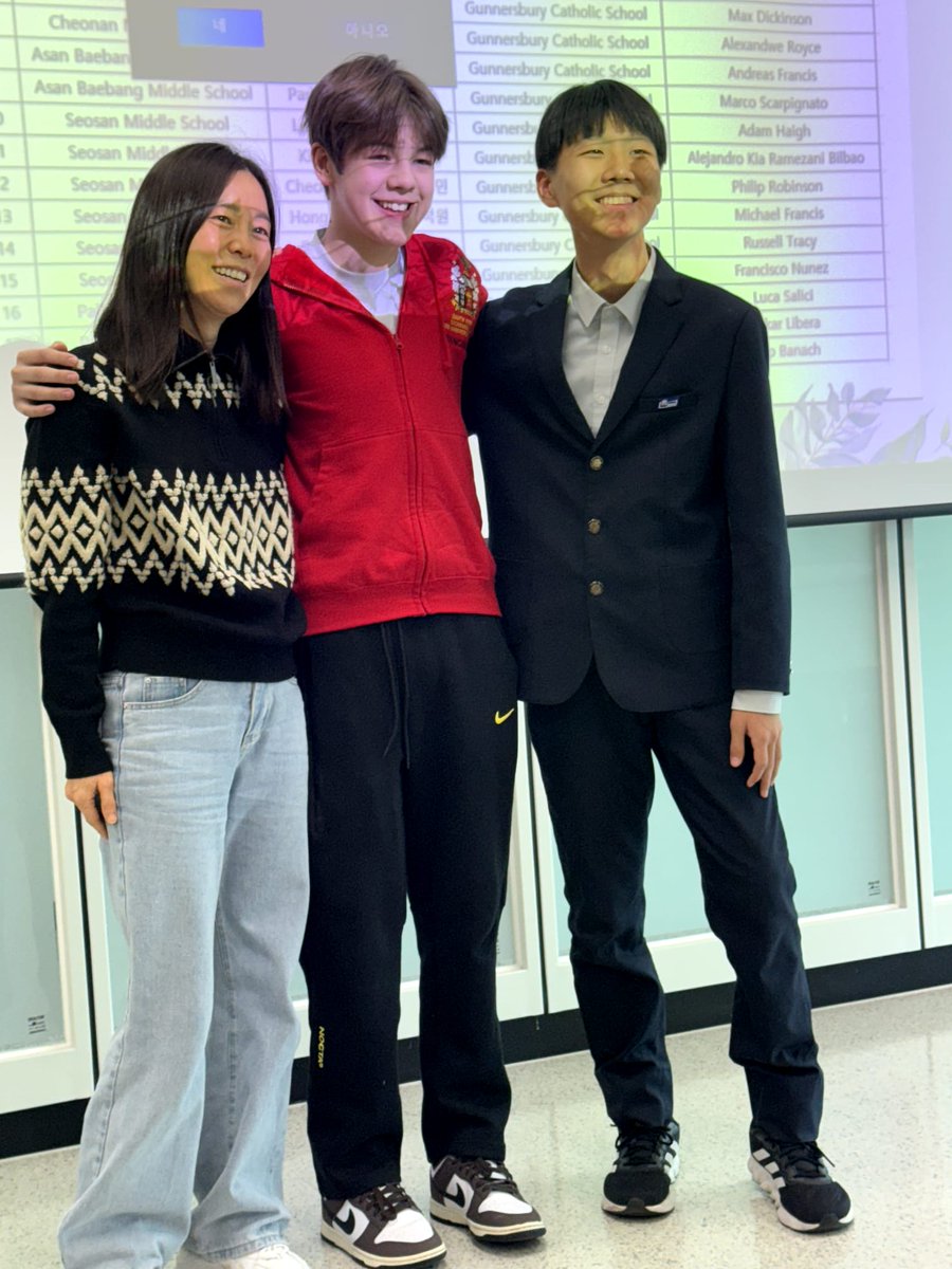 GunnersburySch's tweet image. Gunnersbury boys arrived safely in Korea and started off the 2nd part of the exchange at the Institute of Education