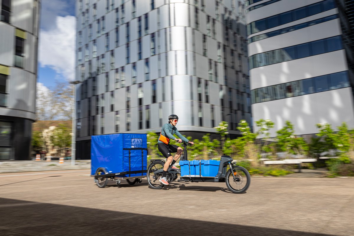 [À LIRE] ➡️Innovation matérielle et réglementation : des clés pour l’avenir de la cyclologistique
Deux axes essentiels pour répondre aux défis du dernier kilomètre et des centres-villes apaisés. 👉urlr.me/fQUySu