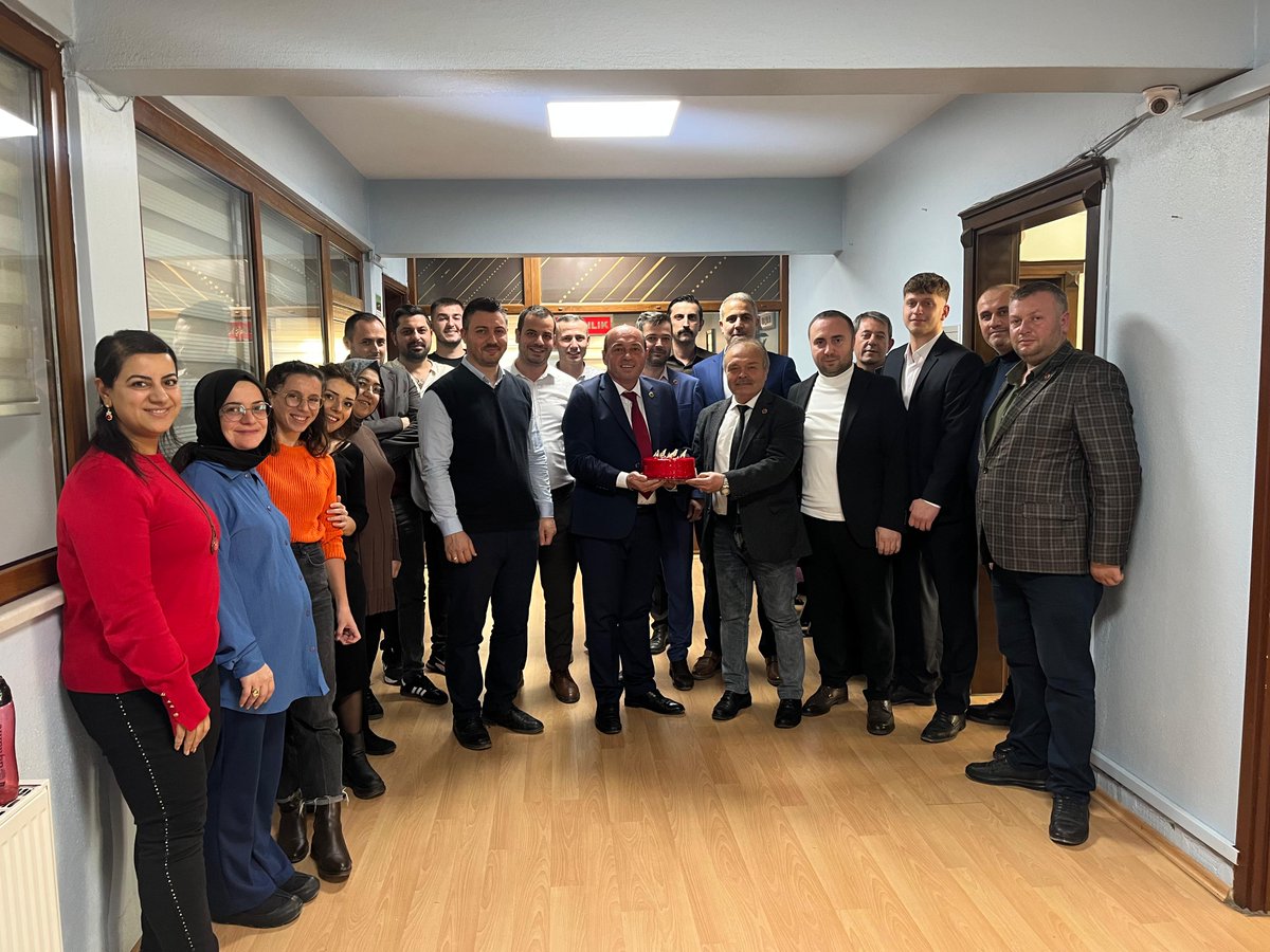 Belediye Başkan Yardımcımız Sn. Naci Kıral’ın doğum gününü mesai arkadaşlarımız ile kutladık. 🎉

Başkan Yardımcımıza sağlıklı, mutlu ve başarılarla dolu nice yıllar diliyoruz.

İlçemiz için birlikte nice güzel çalışmalara imza atmayı temenni ediyoruz.