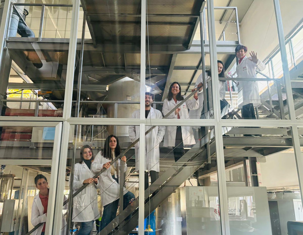 We were thrilled to welcome researchers from the University of Milano-Bicocca, as part of the BIOMAT Project. Their visit focused on Monitoring the Production Process of Aerogels, a critical step towards advancing sustainable and innovative material solutions. 🌱✨