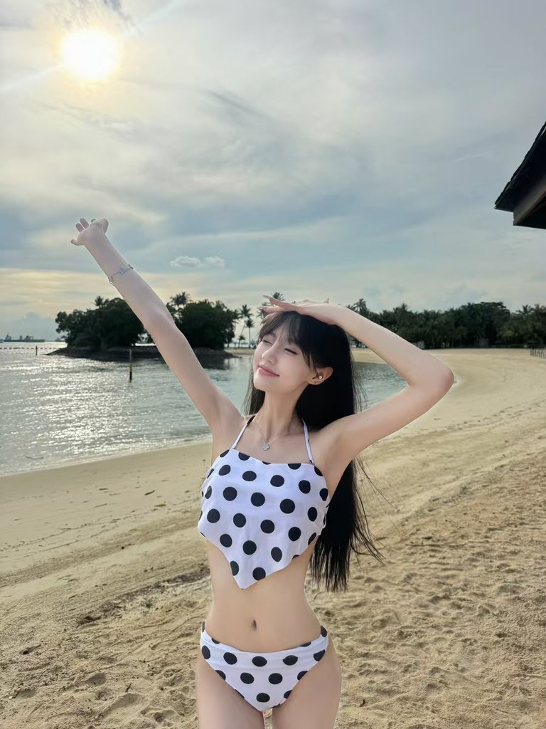 【网友投稿 No.1286】美脚眼镜小姐姐第六弹 #眼镜娘 #眼镜妹 #投稿 #反差 #投稿曝光 #女友 #女友分享
#女友系列 #女同学 #女同事 #足控 https://t.co/BskJeSjeAq