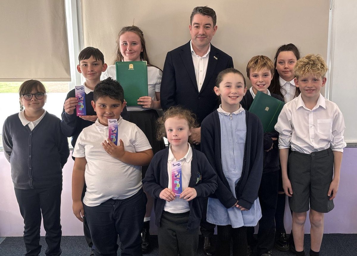 Brilliant ideas from the Pupil Parliament at <a href="/PrimaryMeadow/">Bluebell Meadow Primary School</a> School in Trimdon about how we can improve the village. 

The students were a real credit to our area and great to meet the school’s Prime Ministers! 

Fantastic #VisitThree of my UK Parliament Week roadshow 🚗