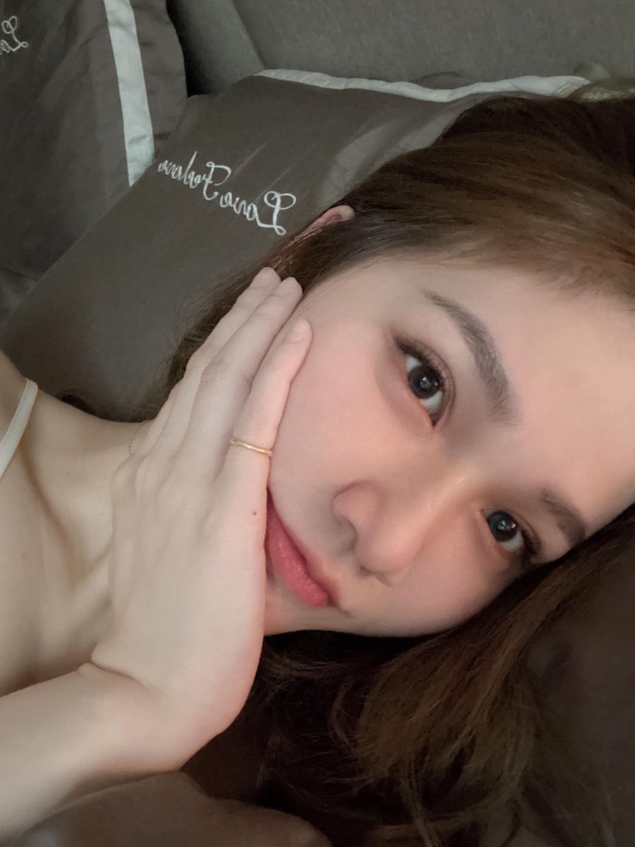 月經來不舒服閉關了兩天(討抱抱><
各位想我嗎～訊息會慢慢回覆唷
護理師難得准假真的很欣慰🤧 https://t.co/lM9xFD4EKA