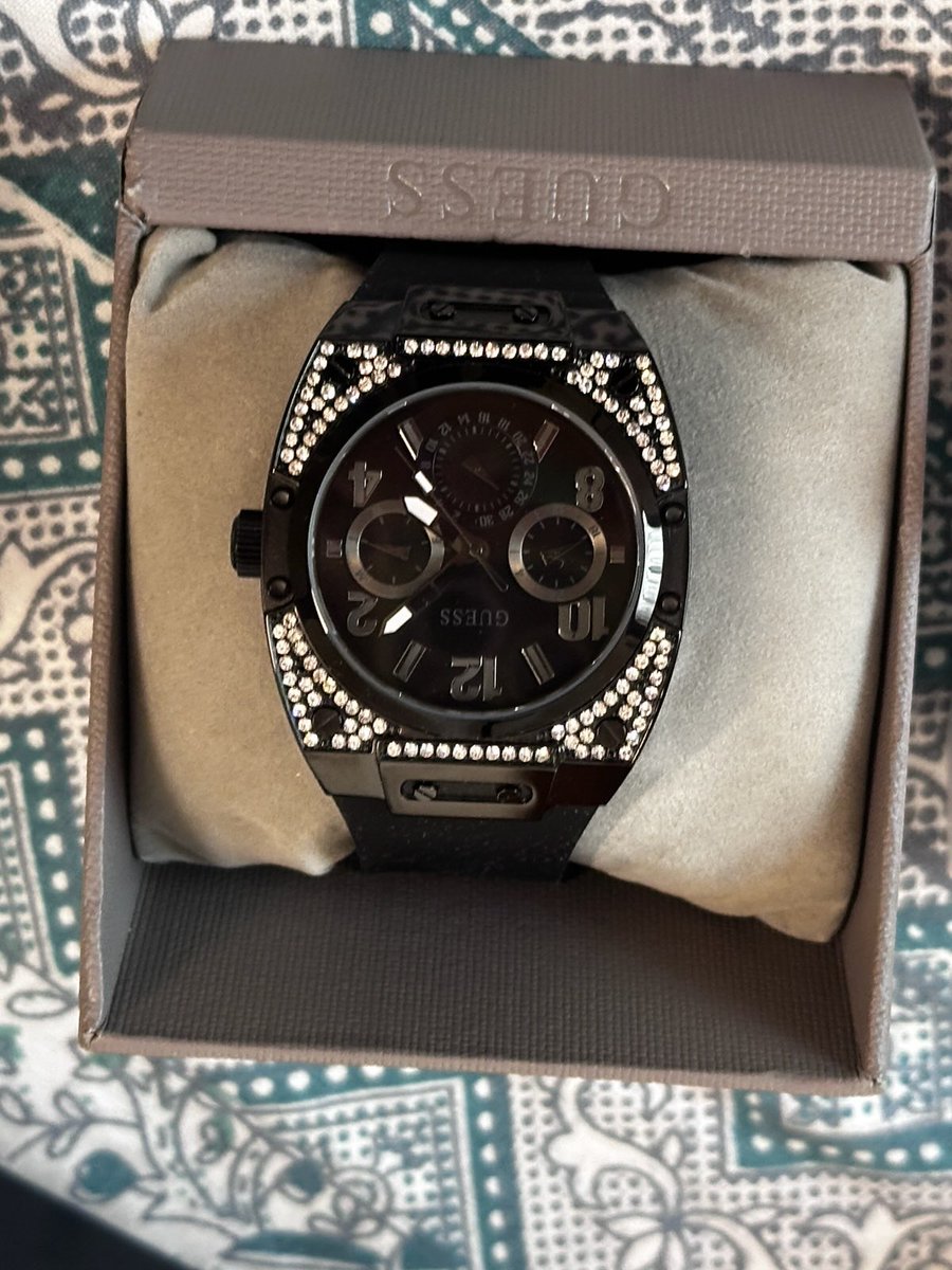 aman_9090's tweet photo. @tatacliqvictim @TATACLiQLuxury wow while trying to raise a complaint i just found this watch does not even exist. So basically it’s a fraud for which i will be going to @jagograhakjago @consumercourtin if the matter is not resolved ASAP. https://t.co/e9RT6Yua0q