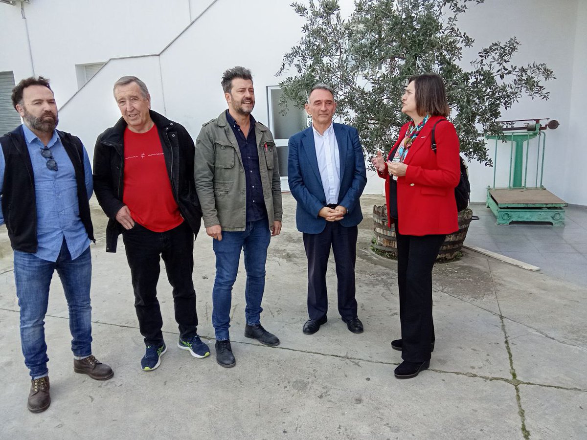 En Castro del Río, escuchando de las propias cooperativas cuáles son sus problemas.

🚜 Apoyamos su desarrollo, tan importante para crear empleo.

Gracias a las cooperativas San Isidro y Guadajoz por compartir su tiempo con nosotros.