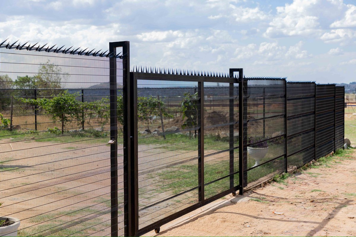 pomonasteel's tweet image. Strengthening Security, Building Futures!
Pomona Steel &amp;amp; Fencing is proud to have completed another successful ClearView Fence installation at a local boarding school.

#PomonaSteel #ClearViewFence #SchoolSecurity #BuiltToLast #communityfirst