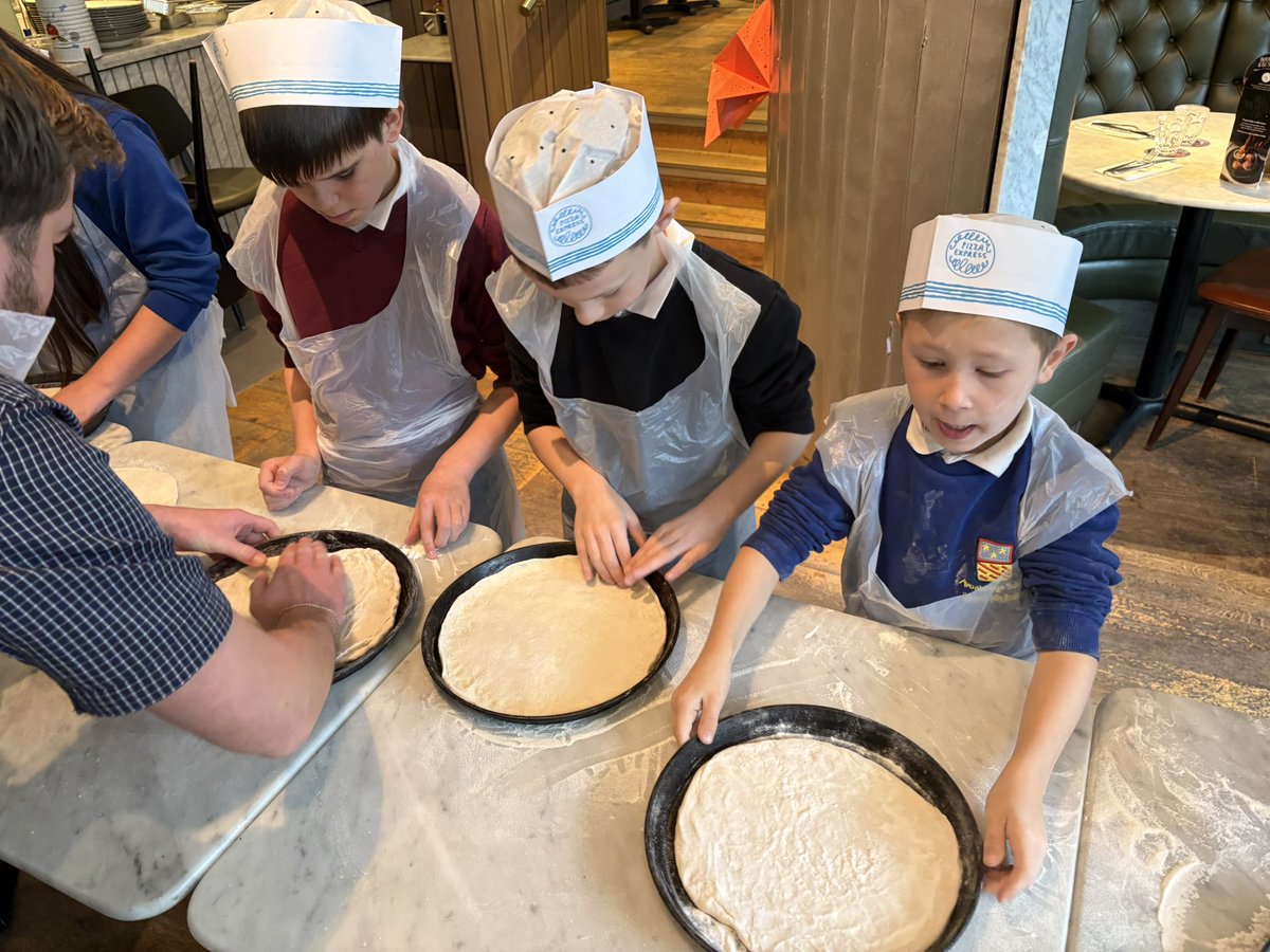 Miss Toland & P4-7 tweet media