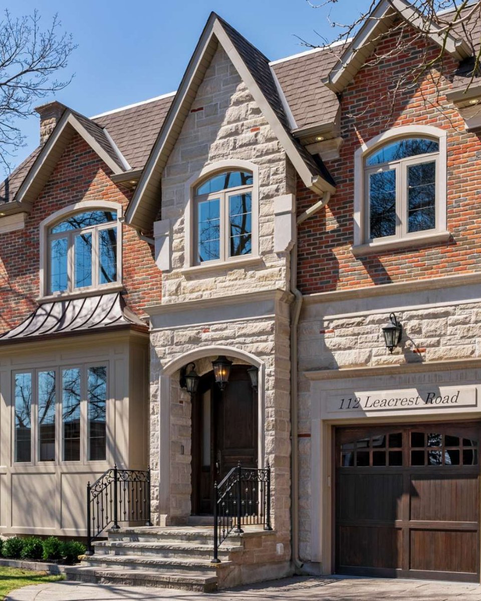 Armin_Group's tweet photo. Leaside blends upscale living, natural beauty, and stunning properties, making it one of Toronto’s most sought-after neighbourhoods.

Discover the top 5 reasons why Leaside stands out on our blog:
https://t.co/j6xWSXeftN https://t.co/MVq5iLMsVC
